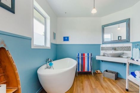 Photo of property in 72 Raumati Road, Raumati Beach, Paraparaumu, 5032