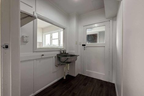 Photo of property in 9 Wainhouse Street, Stokes Valley, Lower Hutt, 5019