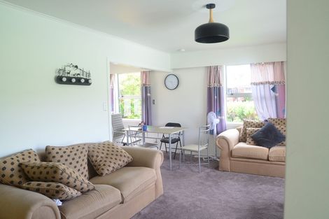 Photo of property in 19 Segedin Place, Glenfield, Auckland, 0629