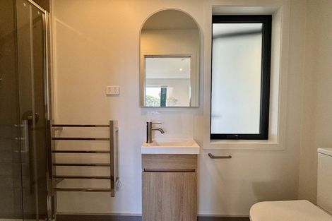 Photo of property in 1/506 Glenfield Road, Bayview, Auckland, 0629