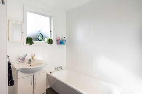 Photo of property in 41 Holdsworth Avenue, Milson, Palmerston North, 4414