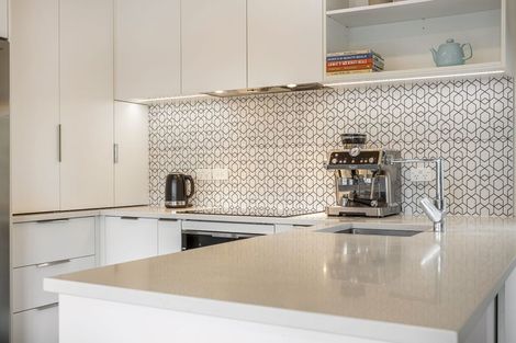 Photo of property in 5a Roby Street, Te Atatu Peninsula, Auckland, 0610