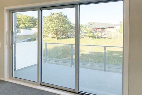 Photo of property in 14u3 Atkinson Street, Newlands, Wellington, 6037