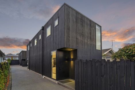 Photo of property in 12 Edgeware Road, St Albans, Christchurch, 8014