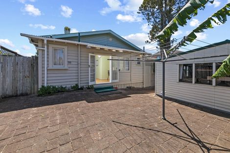 Photo of property in 1/27 Rata Street, New Lynn, Auckland, 0600