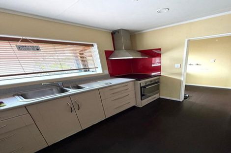 Photo of property in 32 Wai Iti Place, Clendon Park, Auckland, 2103