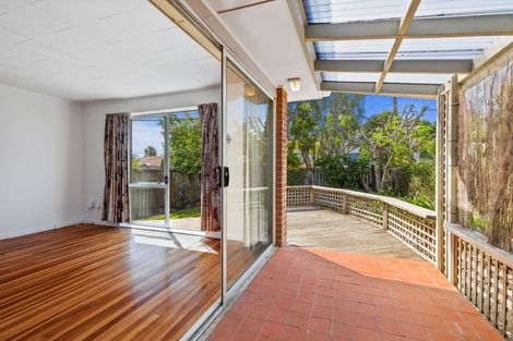 Photo of property in 20 Spencer Road, Pinehill, Auckland, 0632