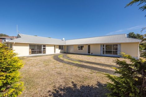 Photo of property in 50 Queens Road, Waikanae Beach, Waikanae, 5036