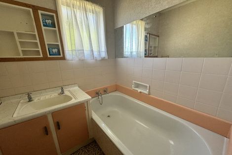 Photo of property in 1/23 Penruddocke Road, Half Moon Bay, Auckland, 2012