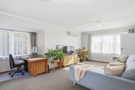 Photo of property in 8a-8b Devon Place, Cannons Creek, Porirua, 5024