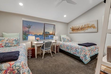 Photo of property in 1 Cross Street, Manly, Whangaparaoa, 0930