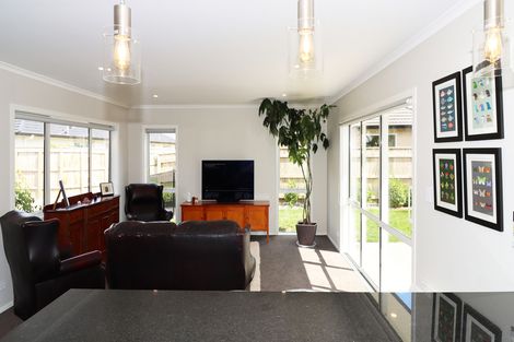 Photo of property in 60 Feist Street, Carterton, 5713