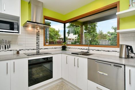 Photo of property in 5 Winters Road, Redwood, Christchurch, 8051