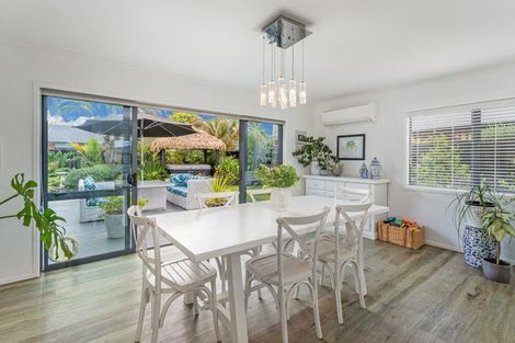 Photo of property in 31 Wells Place, Whitianga, 3510