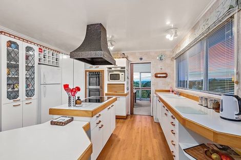 Photo of property in 17 Cyclarama Crescent, Massey, Auckland, 0614