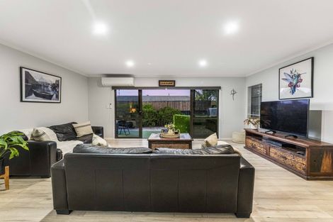 Photo of property in 20 Milson Drive, Papakura, 2110