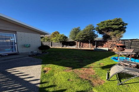 Photo of property in 2/74 Solomon Avenue, Redwood, Christchurch, 8051