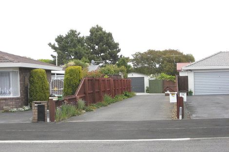 Photo of property in 76 Inwoods Road, Parklands, Christchurch, 8083