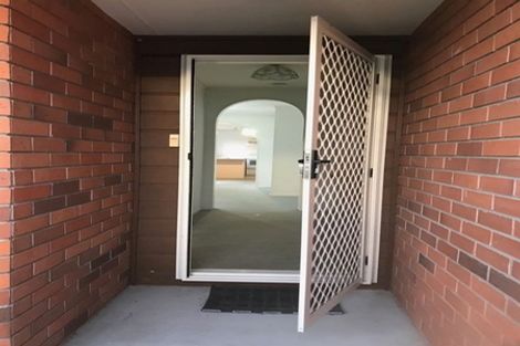 Photo of property in 8 Tern Place, Unsworth Heights, Auckland, 0632