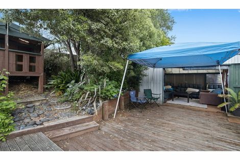 Photo of property in 71 Riverside Drive, Waiuku, 2123