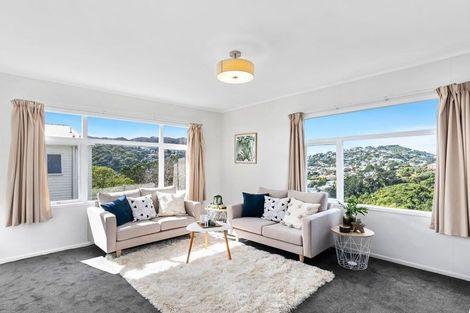 Photo of property in 2/27 Winston Street, Crofton Downs, Wellington, 6035