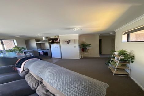 Photo of property in 108u7 Old Farm Road, Hamilton East, Hamilton, 3216