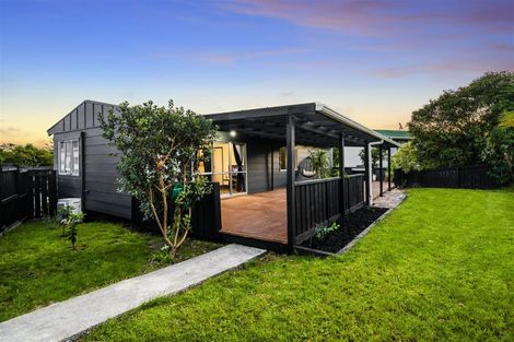 Photo of property in 20 Crosby Road, West Harbour, Auckland, 0618