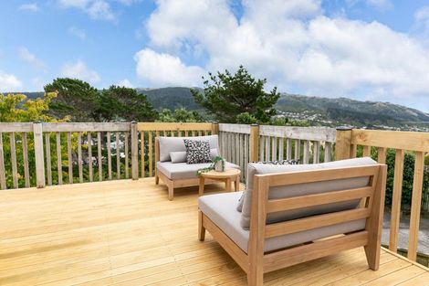 Photo of property in 116 Woodman Drive, Tawa, Wellington, 5028