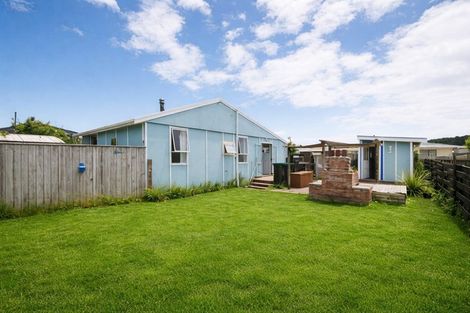 Photo of property in 43a Thomas Place, Foxton Beach, Foxton, 4815