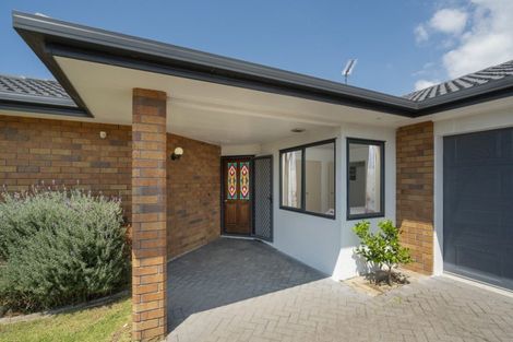 Photo of property in 14 Meadowviews Drive, Welcome Bay, Tauranga, 3112