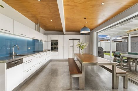 Photo of property in 75a Shakespeare Road, Milford, Auckland, 0620