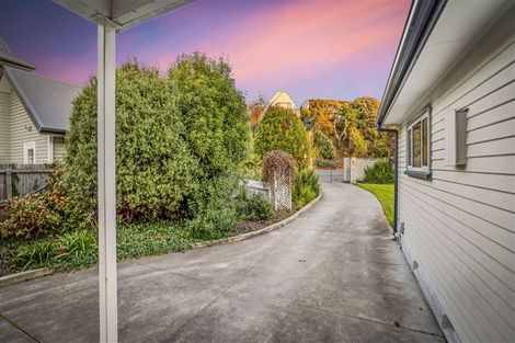 Photo of property in 139 Centaurus Road, Saint Martins, Christchurch, 8022