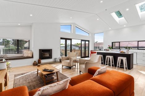 Photo of property in 221 Linton Crescent, Whangamata, 3620