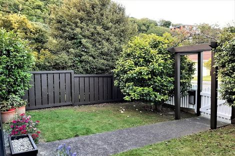 Photo of property in 3/2 Burdendale Grove, Churton Park, Wellington, 6037