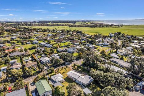 Photo of property in 33 James Mcleod Road, Shelly Beach, South Head, 0874