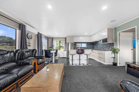 Photo of property in 2/33 Seaward Place, Wattle Downs, Auckland, 2103