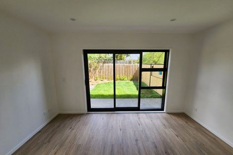 Photo of property in 24 Rauemi Way, Te Atatu South, Auckland, 0610