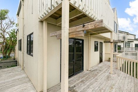 Photo of property in 12 Ashton Fitchett Drive, Brooklyn, Wellington, 6021