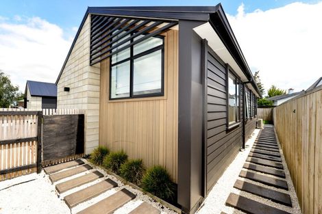 Photo of property in 103u2 Cambridge Road, Hillcrest, Hamilton, 3216