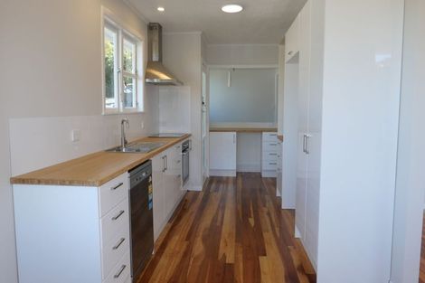 Photo of property in 132 Broderick Road, Johnsonville, Wellington, 6037