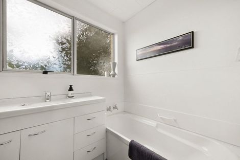 Photo of property in 28 Estuary Crescent, Fairfield, Dunedin, 9018