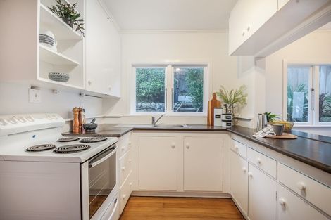 Photo of property in 119 Ruskin Road, Newlands, Wellington, 6037