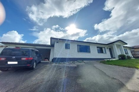 Photo of property in 27 Gordon Stanley Drive, Massey, Auckland, 0614