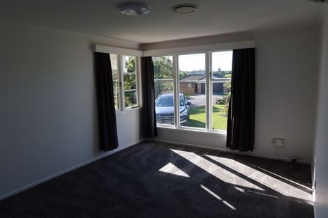 Photo of property in 7 Neil Avenue, Te Atatu Peninsula, Auckland, 0610