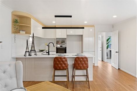 Photo of property in 36 Fleetwood Drive, Henderson, Auckland, 0612