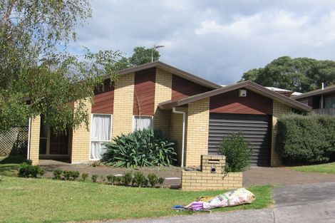 Photo of property in 6 Evergreen Rise, New Lynn, Auckland, 0600