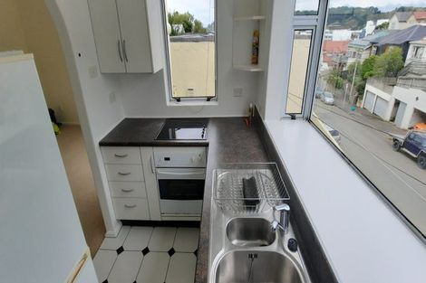 Photo of property in 64 Rolleston Street, Mount Cook, Wellington, 6021