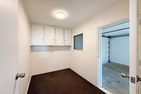 Photo of property in 2/1 Raeben Avenue, Hillcrest, Auckland, 0627