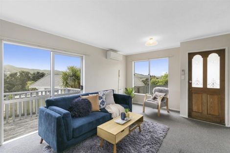 Photo of property in 18 Cambrian Street, Churton Park, Wellington, 6037