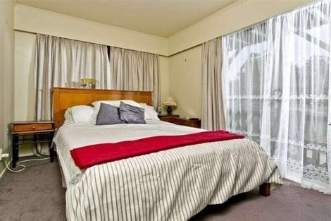 Photo of property in 3 Sunset Road, Totara Vale, Auckland, 0632